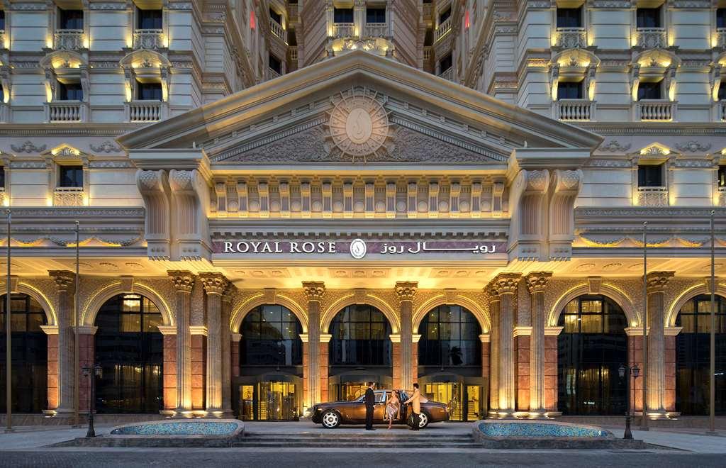 Royal Rose Abu Dhabi, A Curio Collection By Hilton Affiliated Hotel Exterior foto